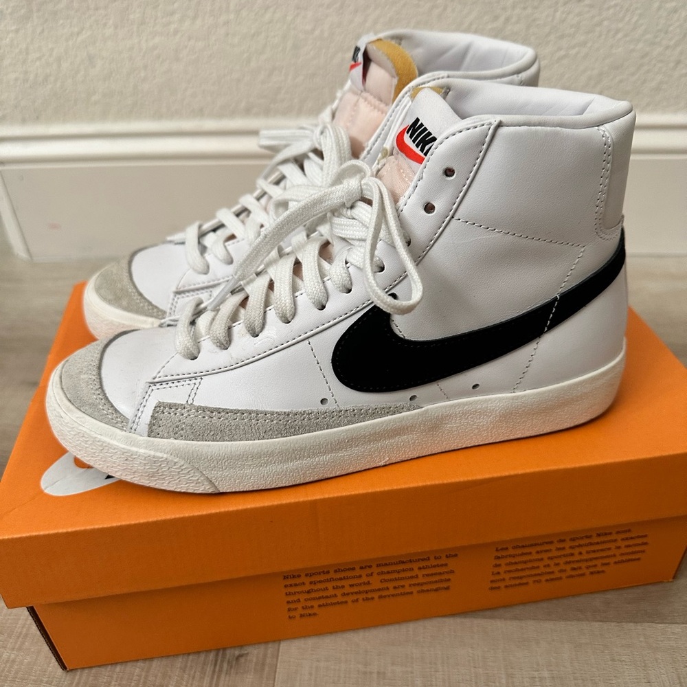 Nike Blazer Mid ‘77 Size 8 Women